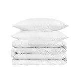 Dubbelt täcke och två kuddar med gåsdun och fjädrar